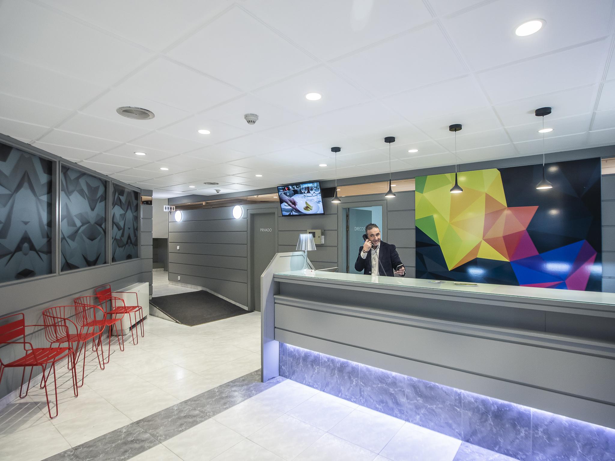 Hotel Burlada Eksteriør billede