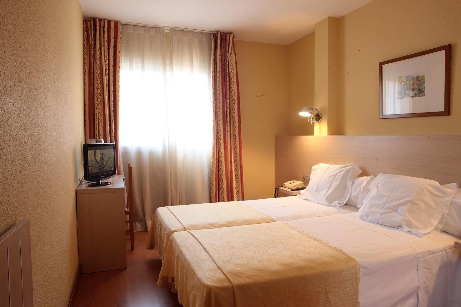 Hotel Burlada Eksteriør billede