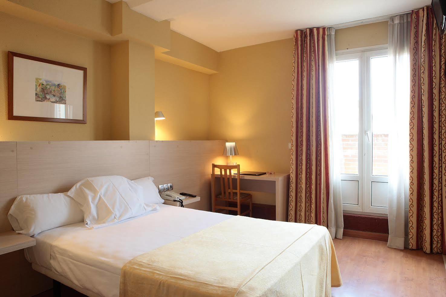 Hotel Burlada Eksteriør billede